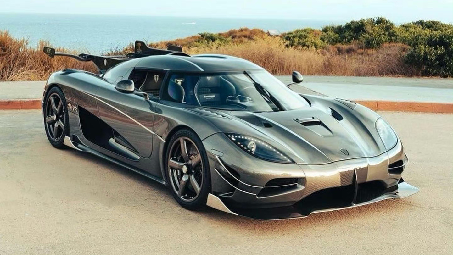 解读柯尼塞格agera终极版,搭载5.0l,v8双涡轮增压发动机