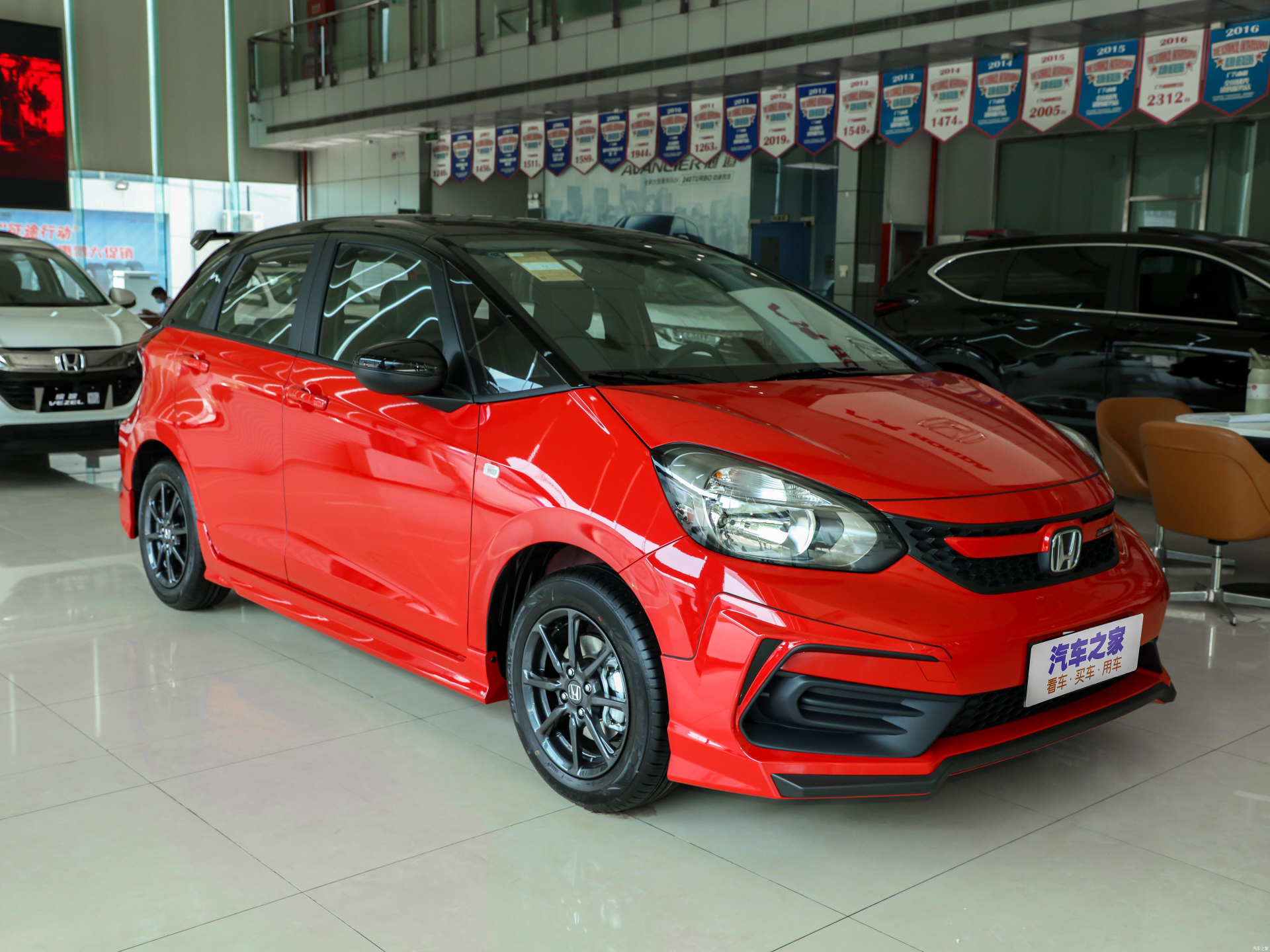 广汽本田飞度迎来无限mugen版,低趴的车姿,劲爆运动感十足!