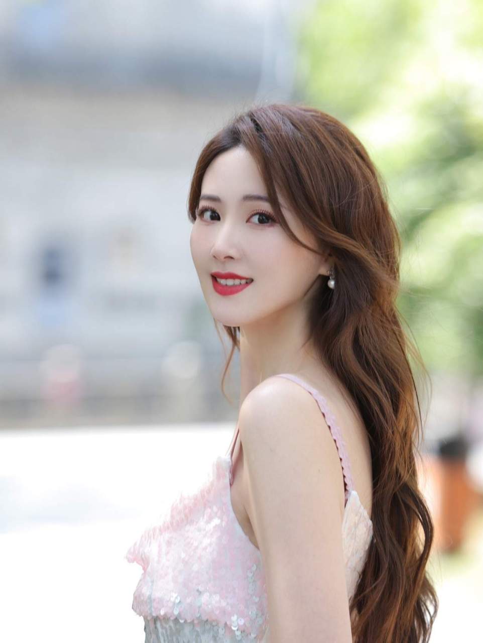 李丹儿,她是主持界的颜值天花板,新一代的央视女神!