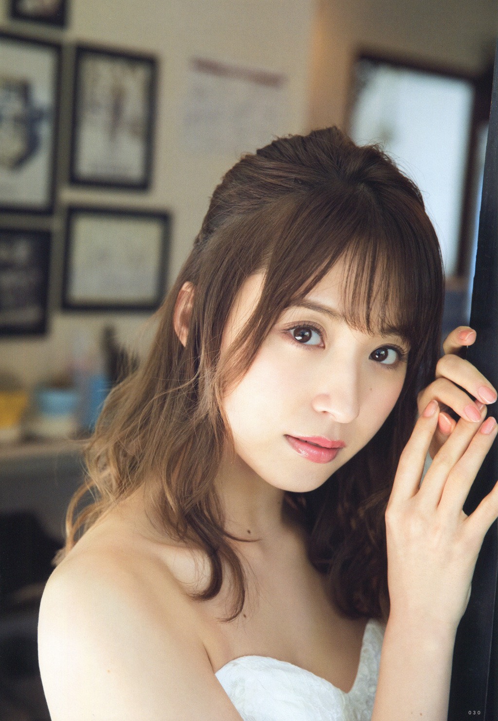 乃木坂46成员里最有女人味的卫藤美彩