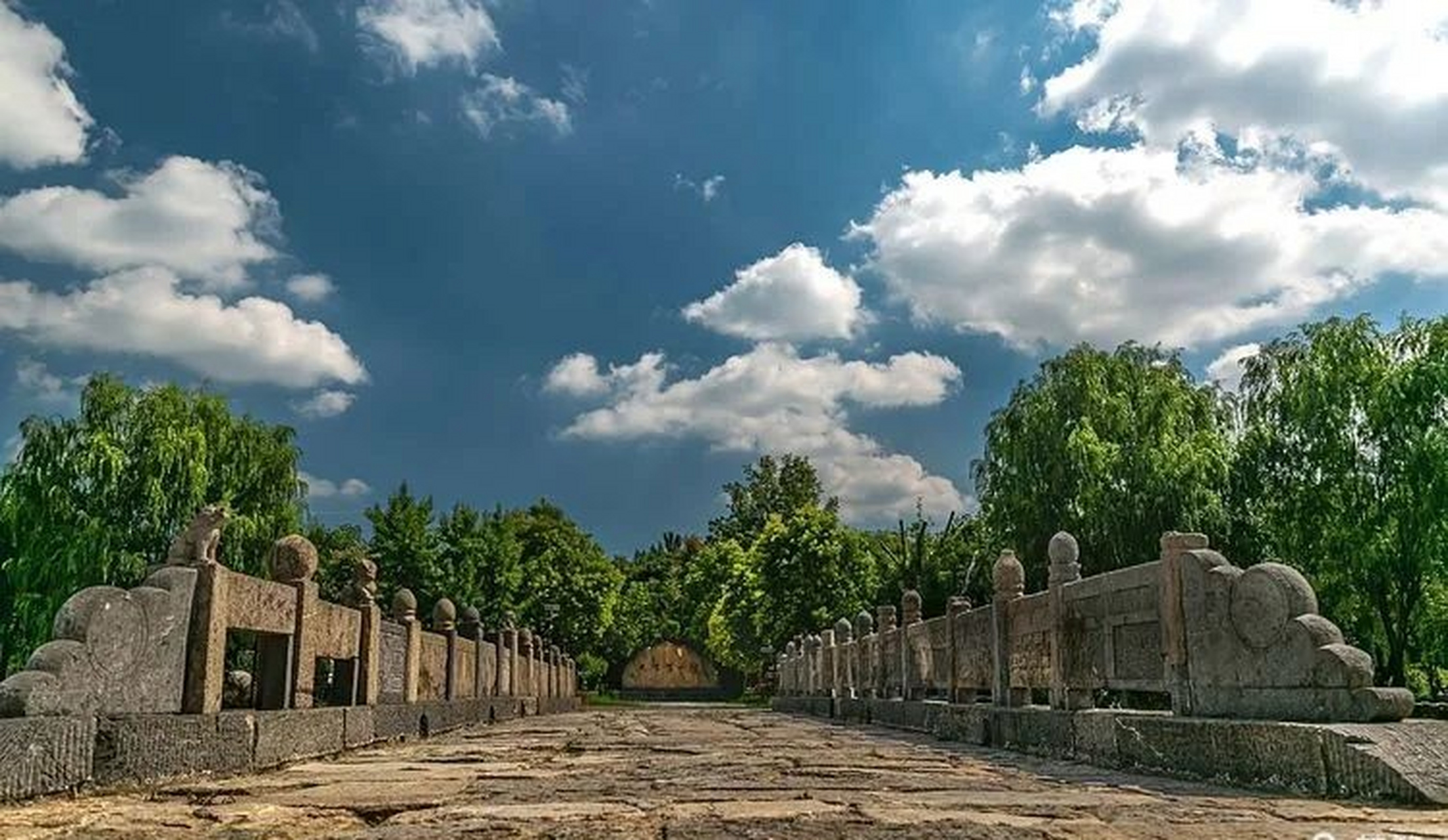 小商桥景区在全国是不多的以桥梁为主题的景区之一,小商桥景区位于