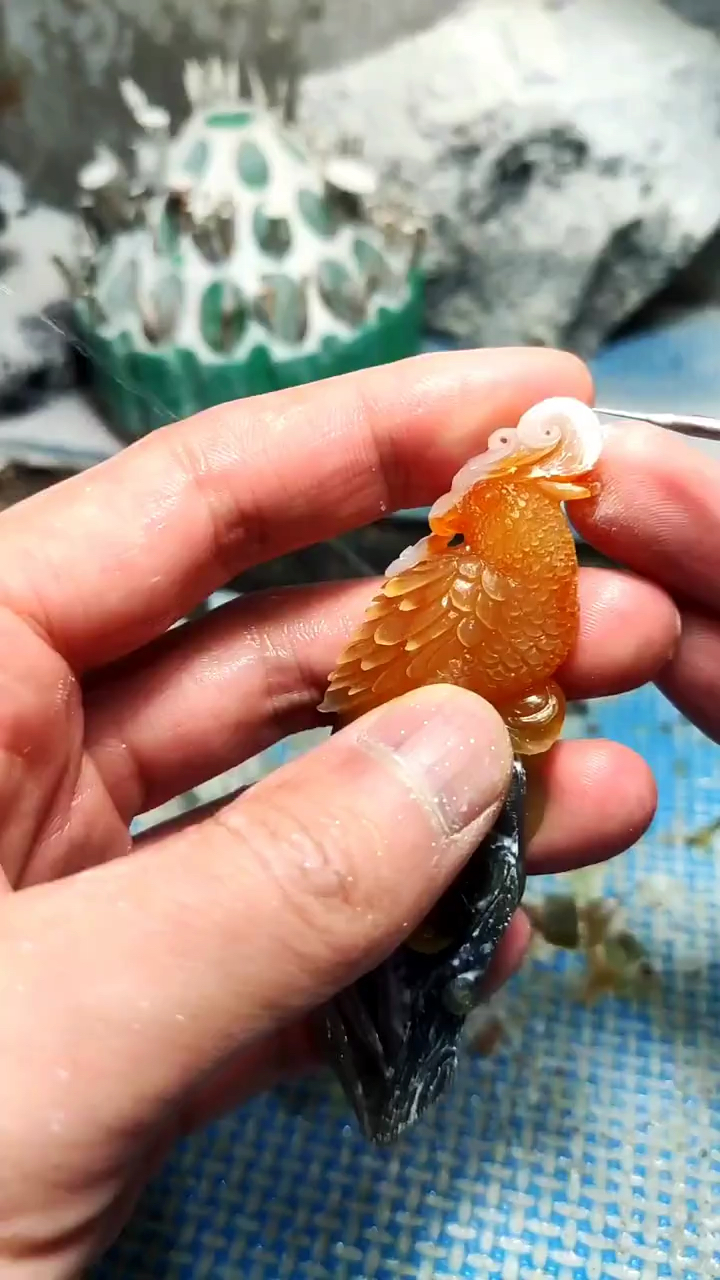 来个玉雕火凤凰雕刻过程一起来欣赏吧