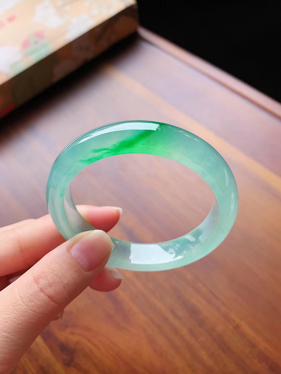 春分十里不如腕间一抹绿95 翡翠手镯 #翡翠手镯