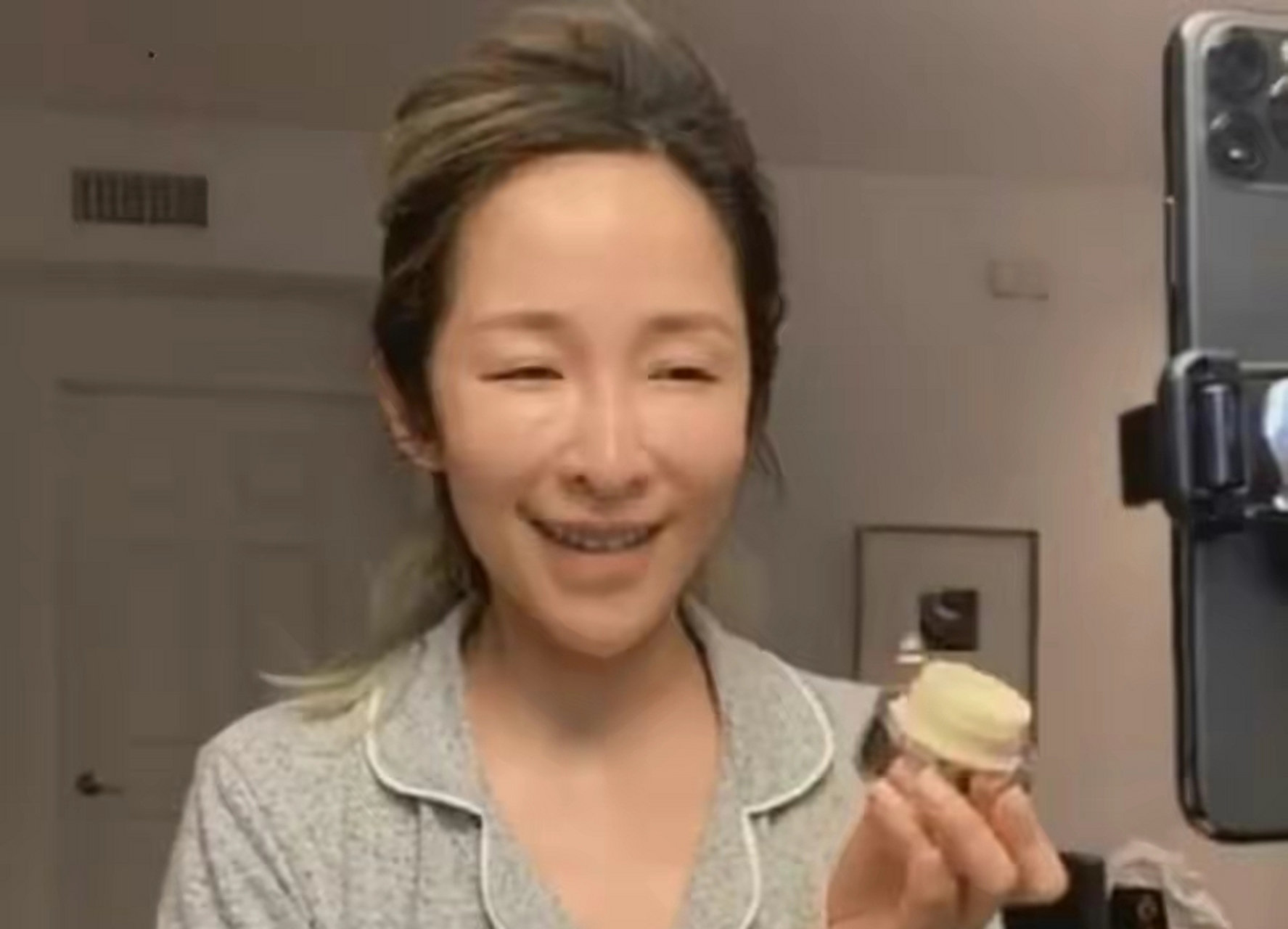 谁能认出这是卸妆后的萧亚轩  萧亚轩,热辣型美女,情感极其丰富,钟爱