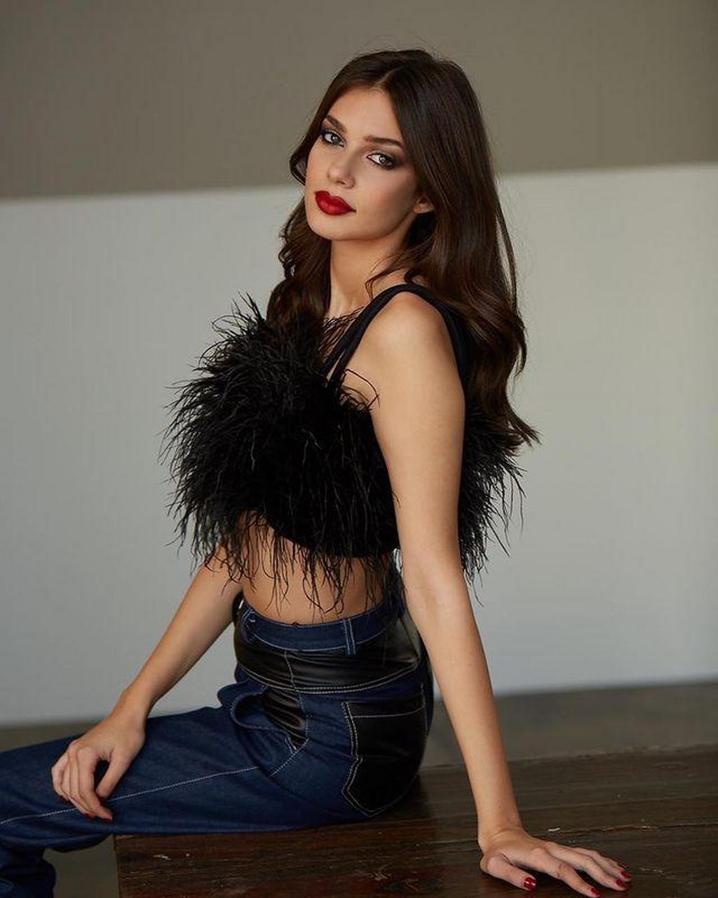 土耳其女星德伦·塔卢.