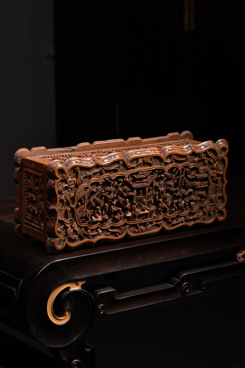 这个包浆一流 回流的精工老山檀宝盒,是我用一套独板大红酸枝圈椅来换