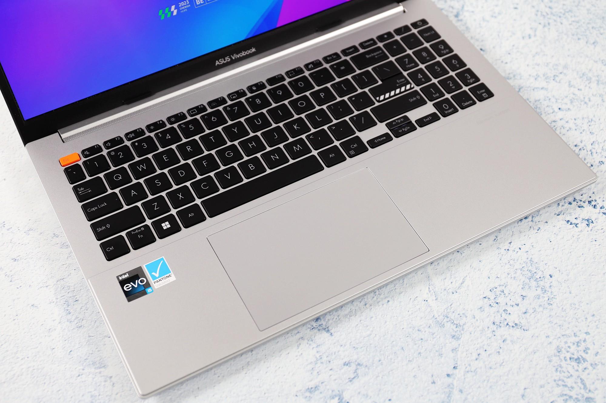 震撼视觉体验,华硕无畏15i引领笔记本革命!