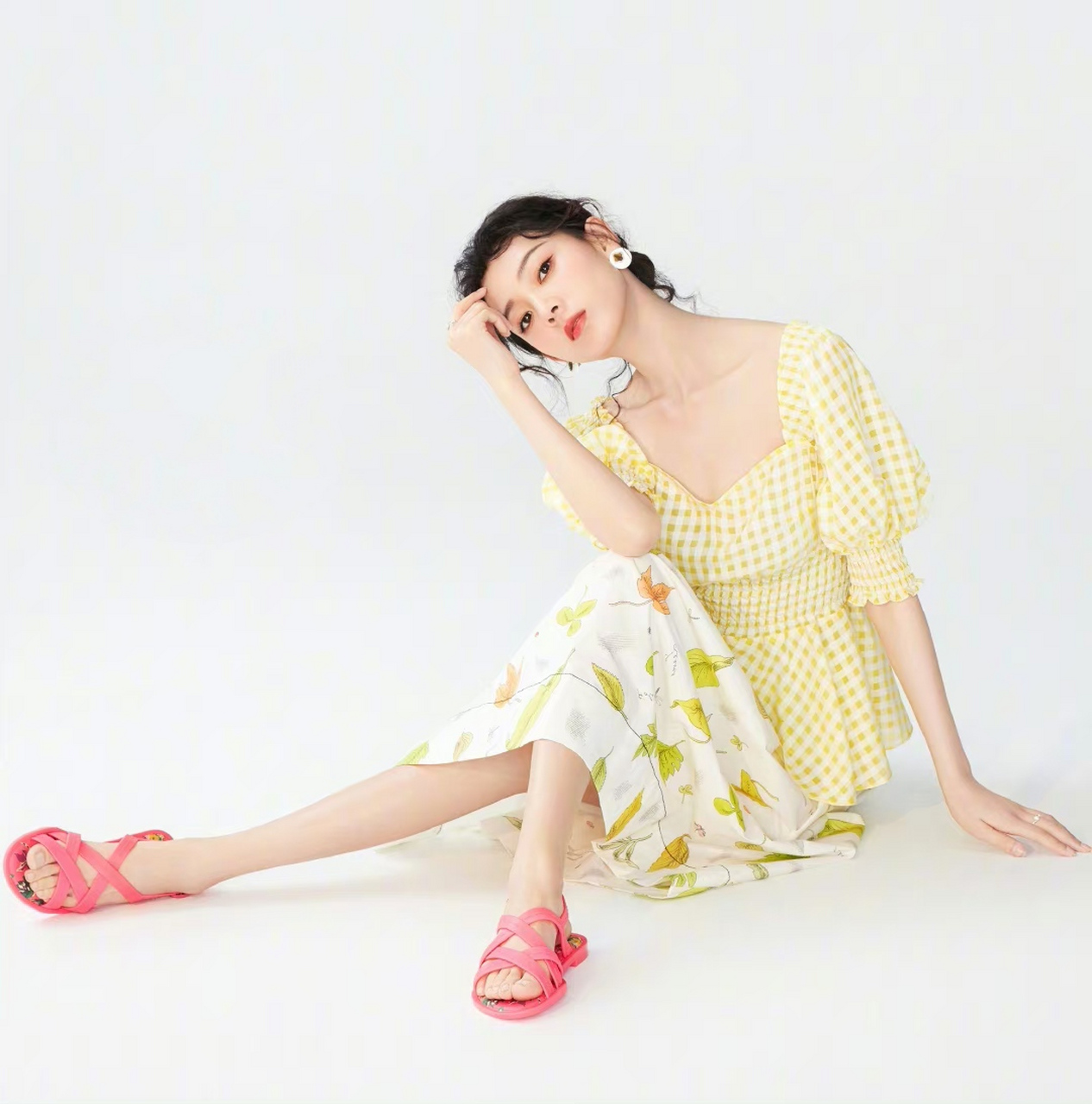 陈瑶# 眼神清澈,笑容甜美,纤细美腿,勾人魂魄