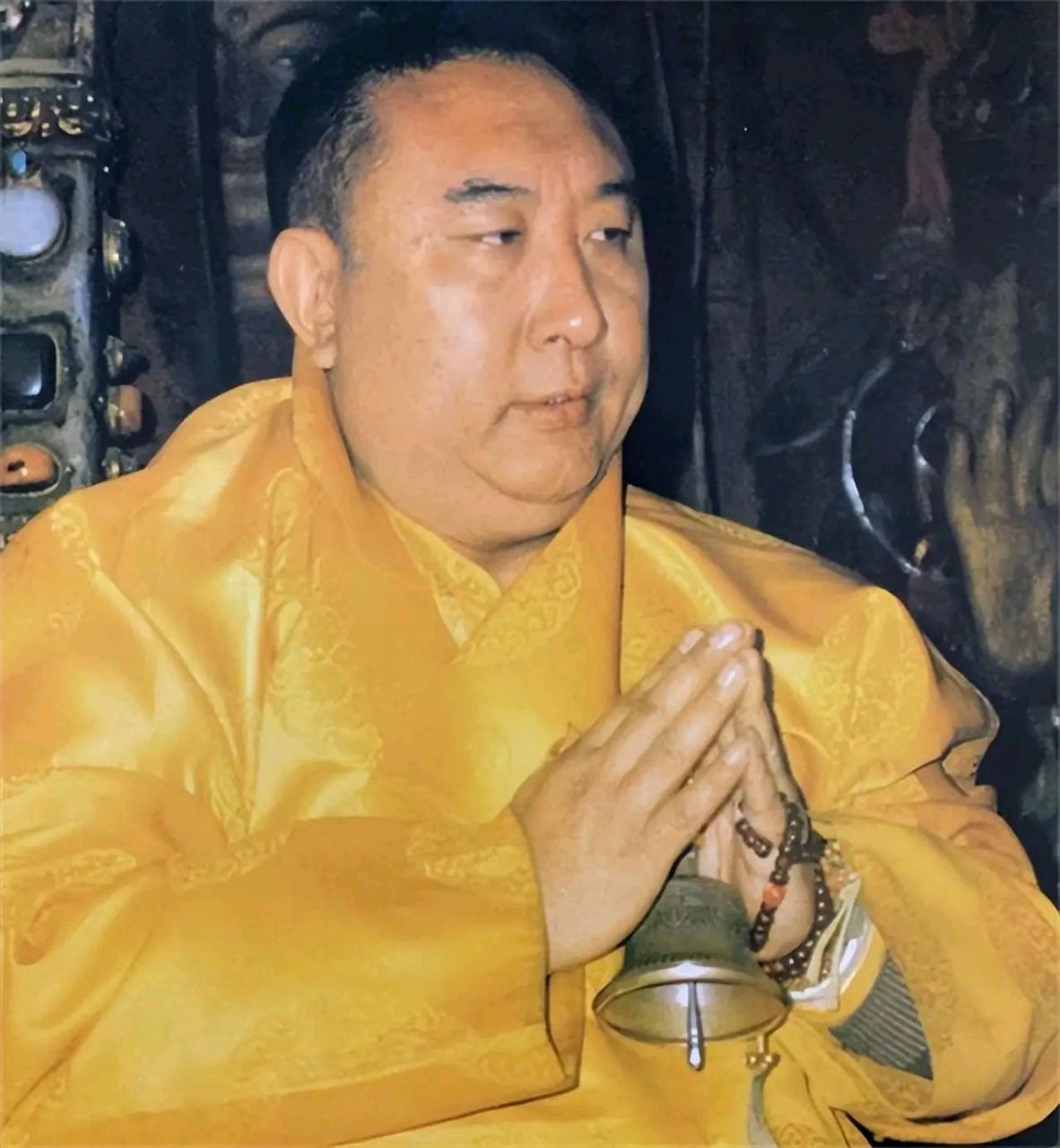 确吉坚赞的一生充满了传奇:三岁时成转世灵童的候选人,九岁时成为十世