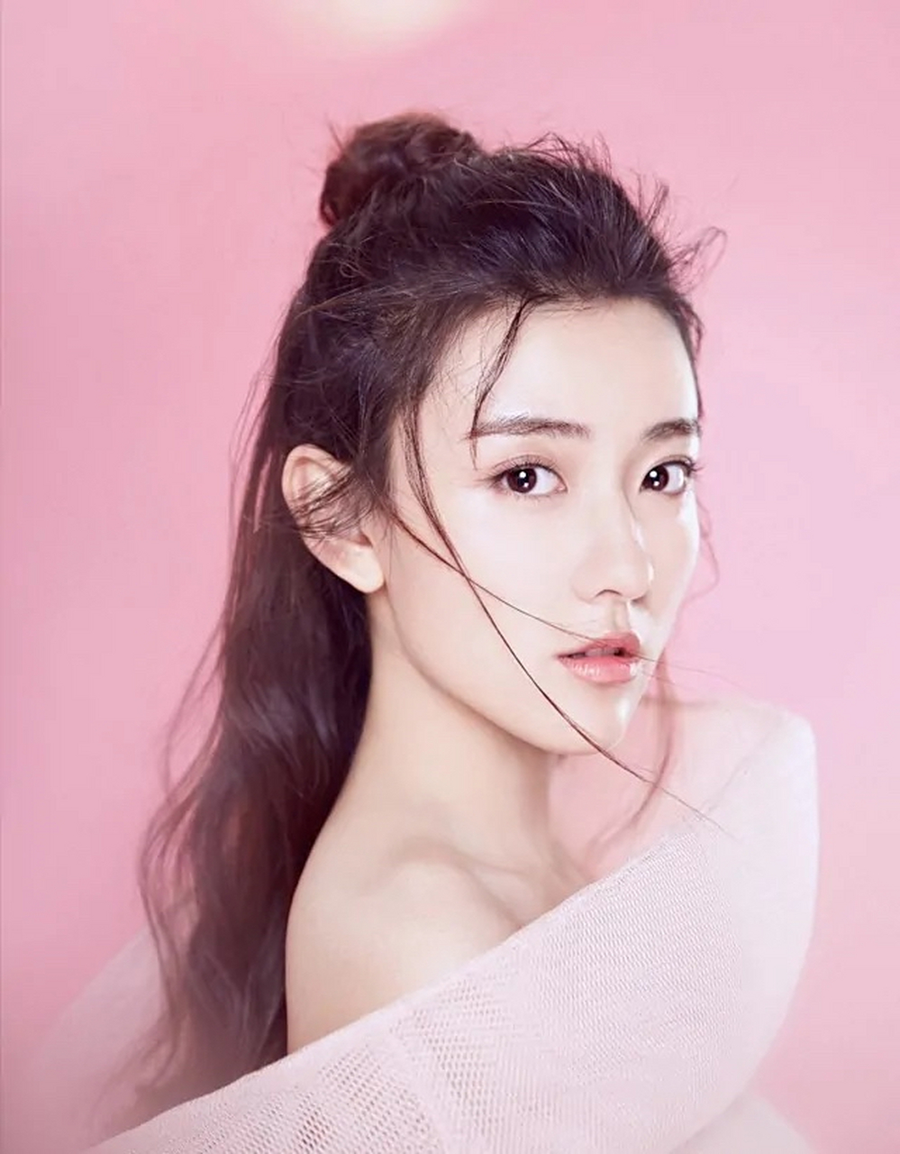 梁洁,1994年6月16日出生于河北省石家庄市,中国内地女演员,毕业于中央