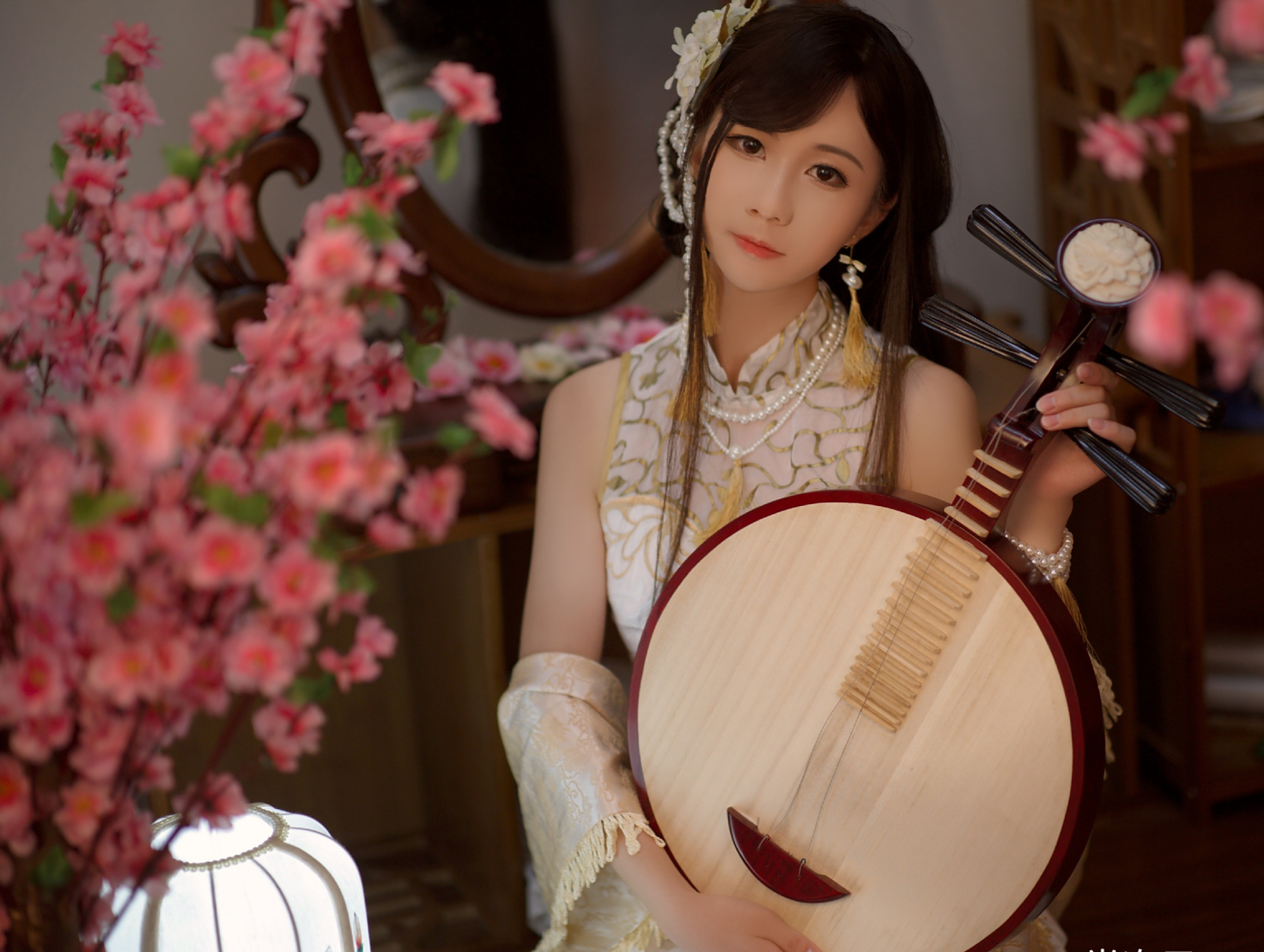 古装旗袍美女,一娉一笑间的风情,娴静优雅最是动人