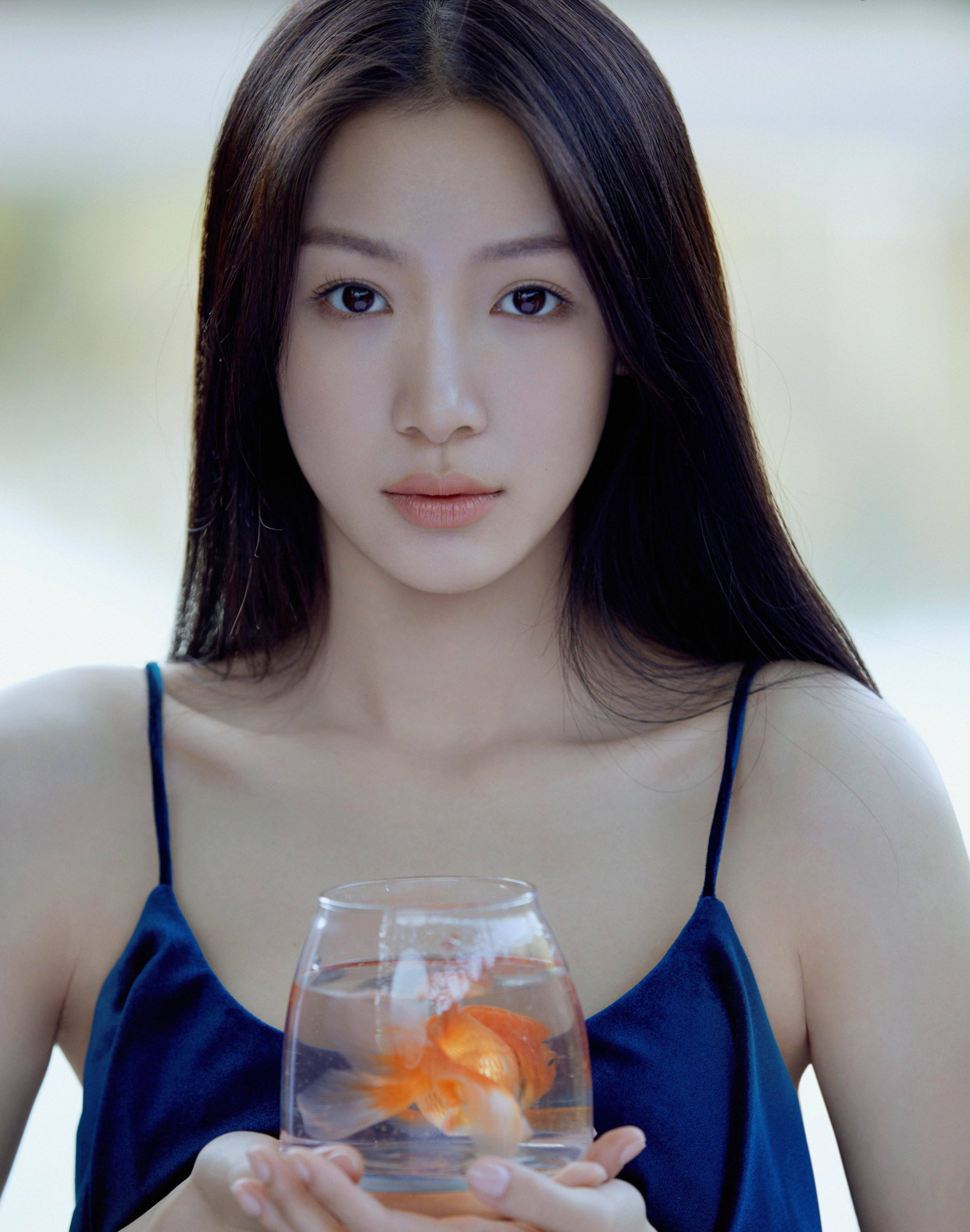 青年女演员张楠:清新脱俗,美丽动人