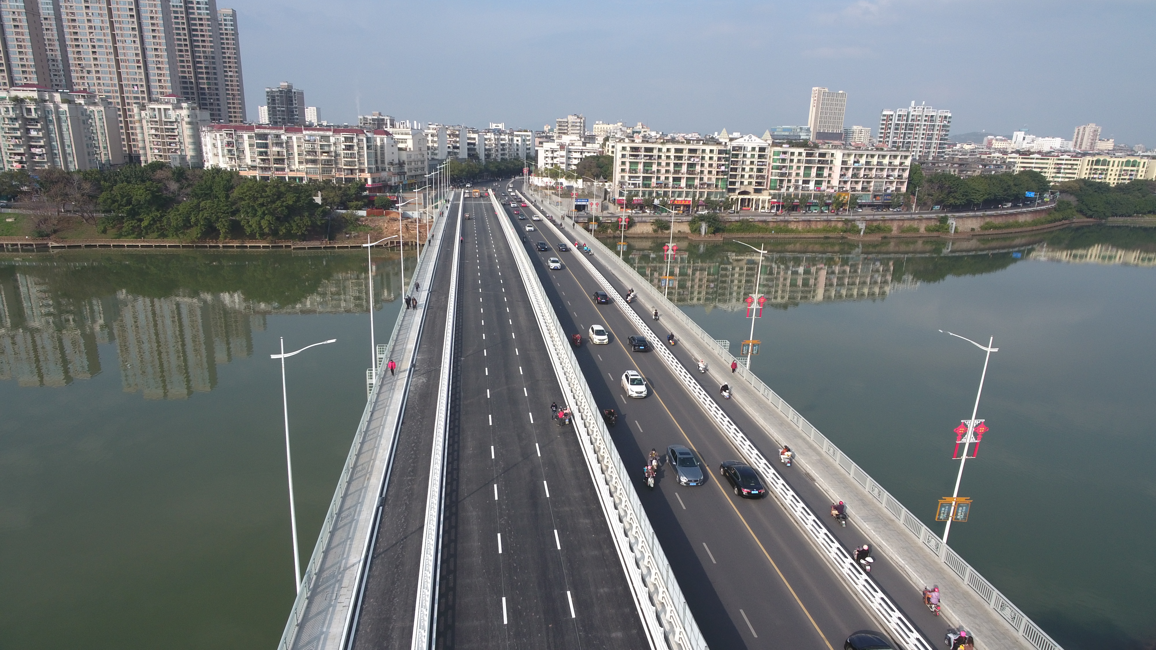 赣州南河大桥新桥主桥全线通车