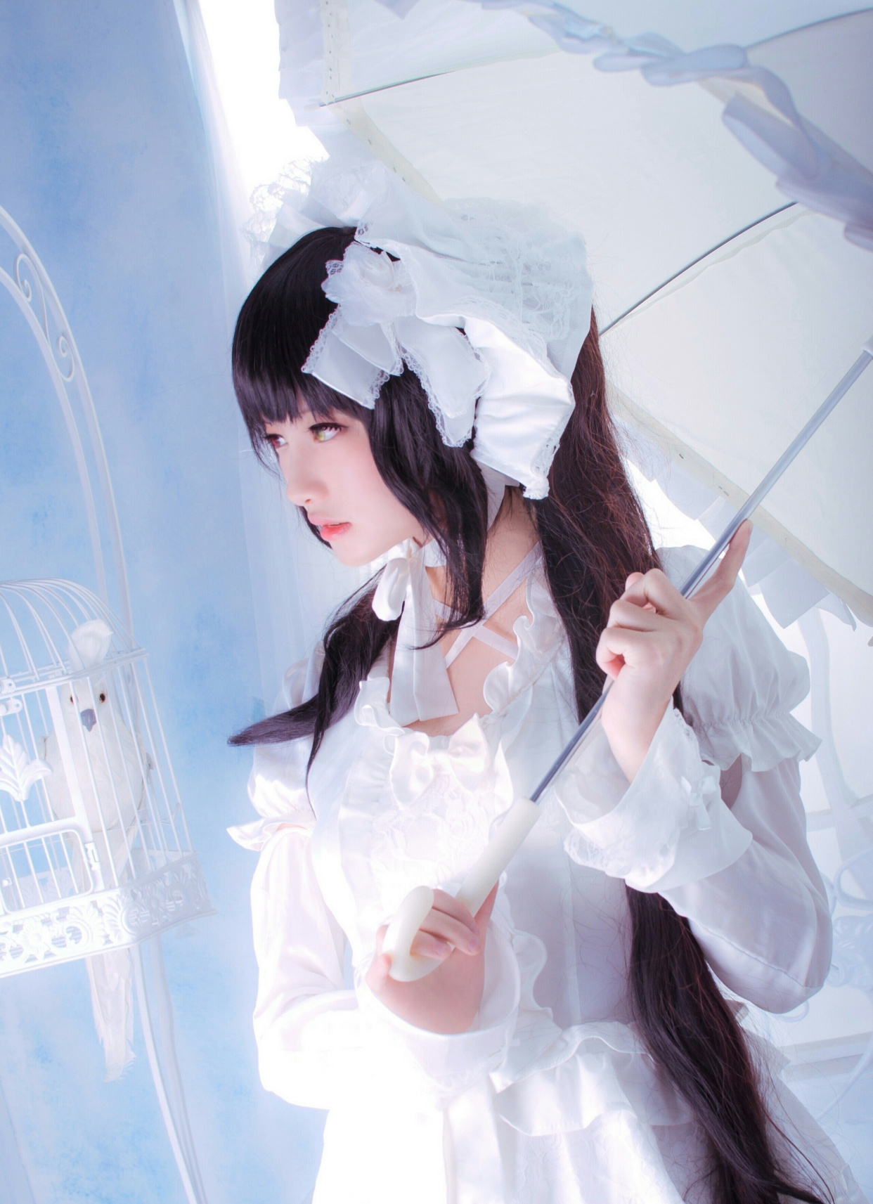 cosplay:一身纯白洛丽塔的时崎狂三与未成年的coser,有种纯纯的美