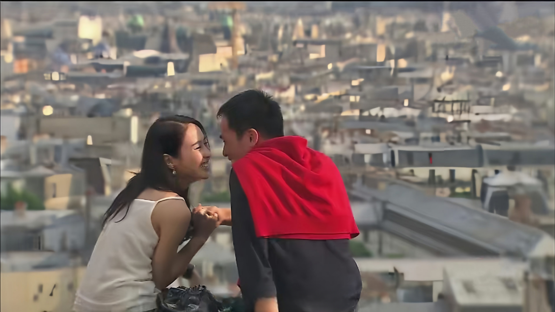 对《珠光宝气》里面,陈豪和黎姿去巴黎的这组剧照印象很深. 67