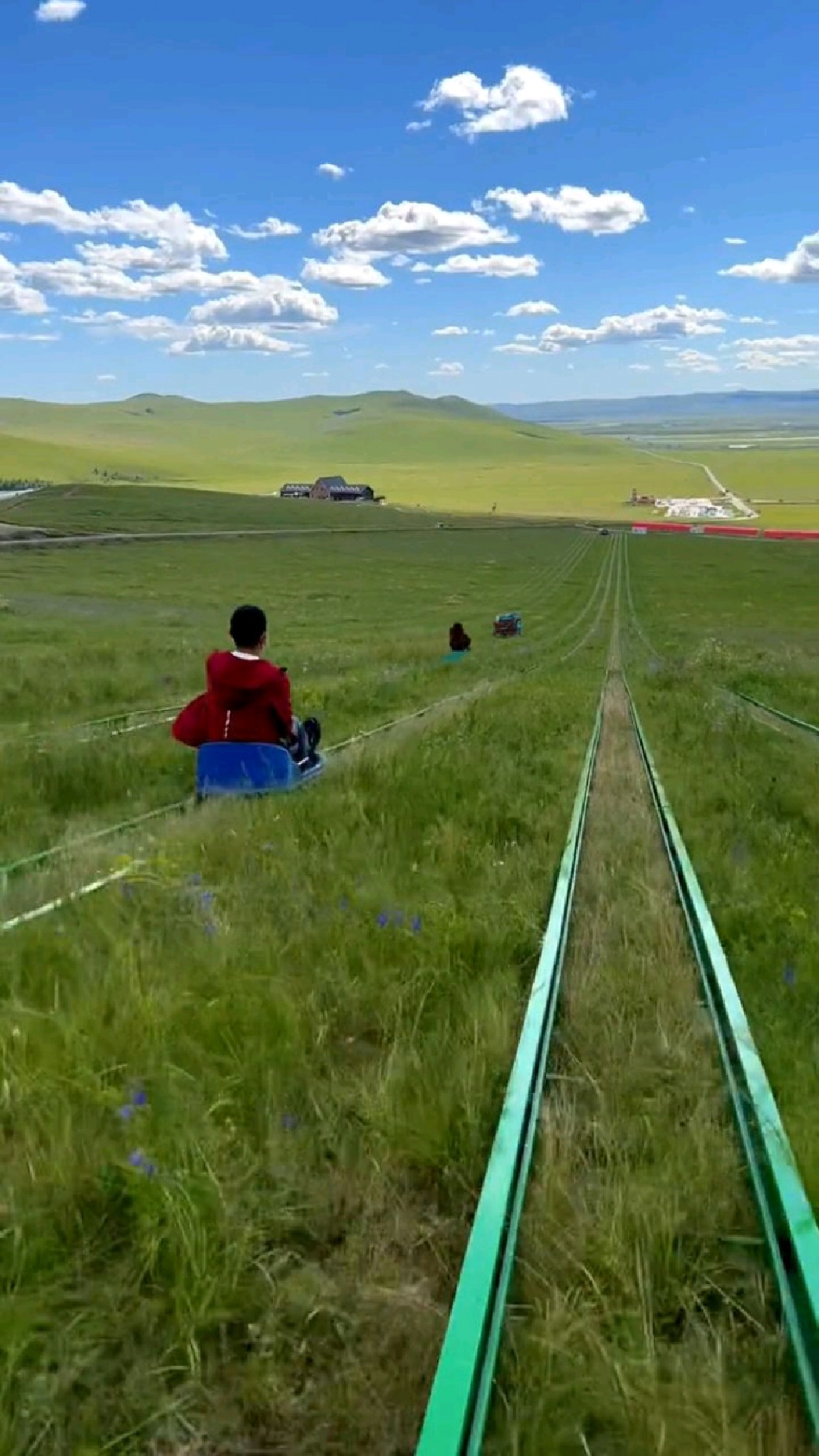 亚洲最长滑草,带您感受40秒的激情!呼伦贝尔草原-度小视