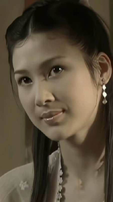 不得不说李蓉蓉是童年女神了,小时候看隋唐英雄传就觉得她真的好漂亮.