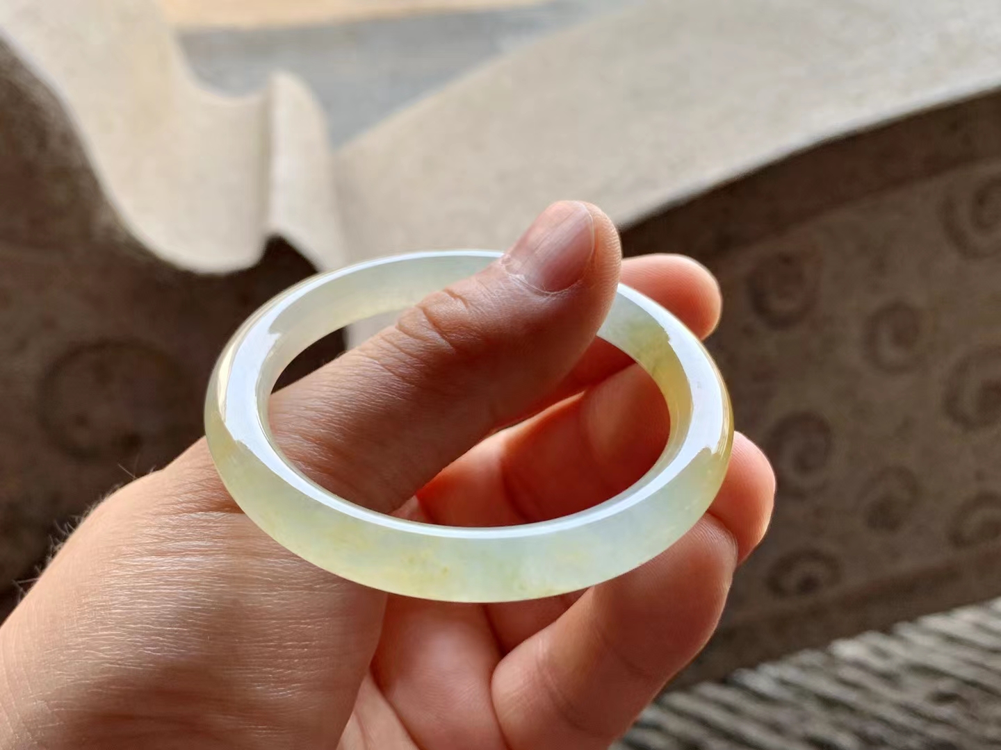 冰种黄翡圆条镯51-7.7-7.6mm 冰透莹润,冰冰润润,柠檬黄靓眼迷人