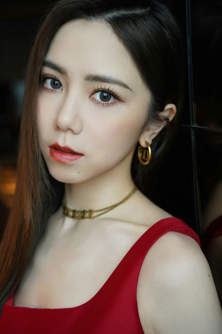 邓紫棋 黑色一字带高跟鞋[爱你] 676767#邓紫棋