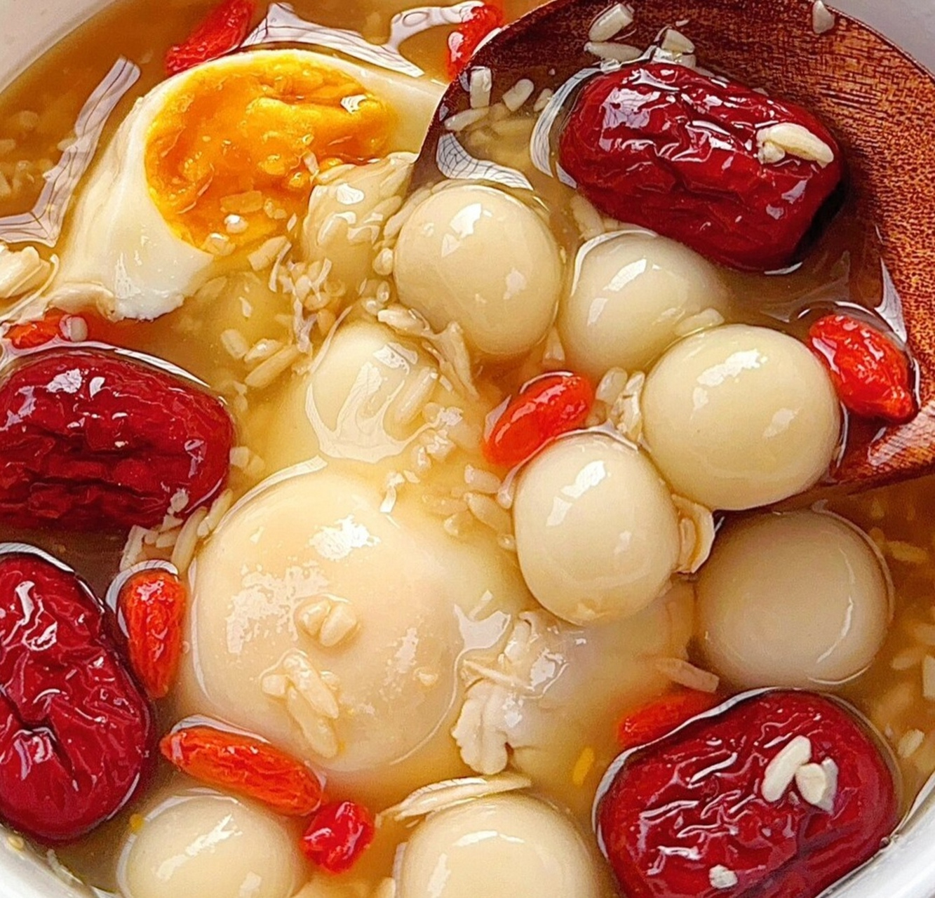 红糖酒酿鸡蛋 小圆子软糯q弹～酒酿清甜香醇～巨好喝 红枣,枸杞,酒酿