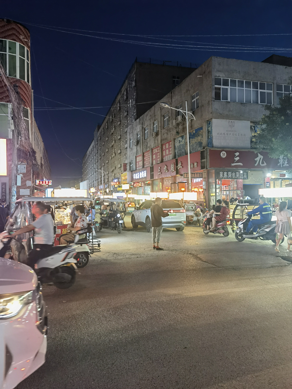 郑州经开区九龙镇是工业产业园,聚集宇通产业园,中铁智能装备产业园