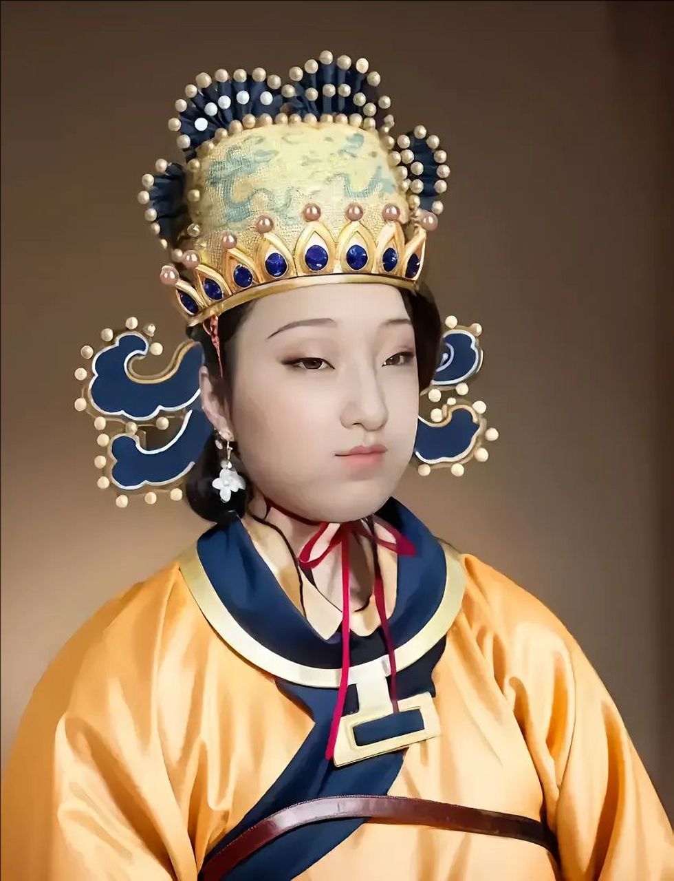 这是根据武则天的画像,利用现代技术复原后的图片.