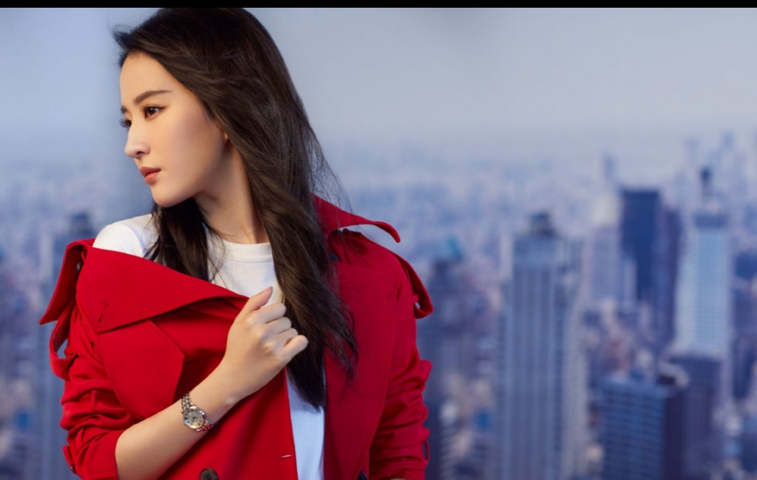 刘亦菲回应男粉丝表白:明星与粉丝关系的深度解读