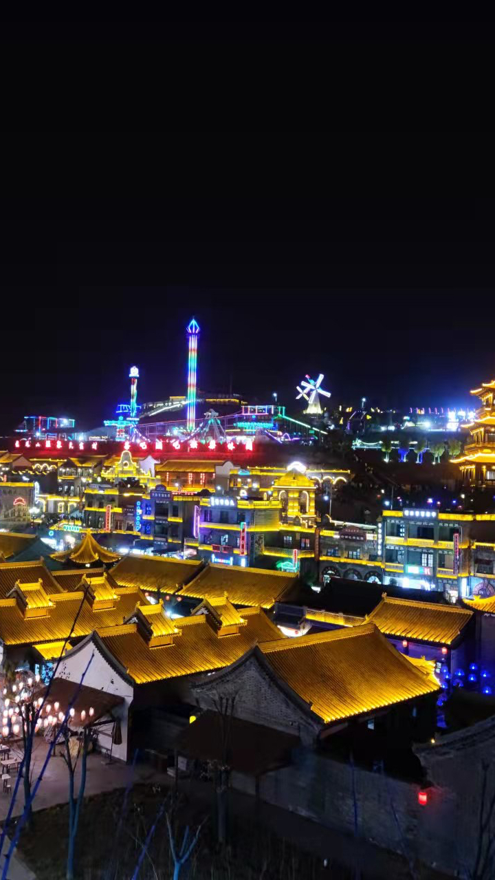 夜游龙凤山古镇