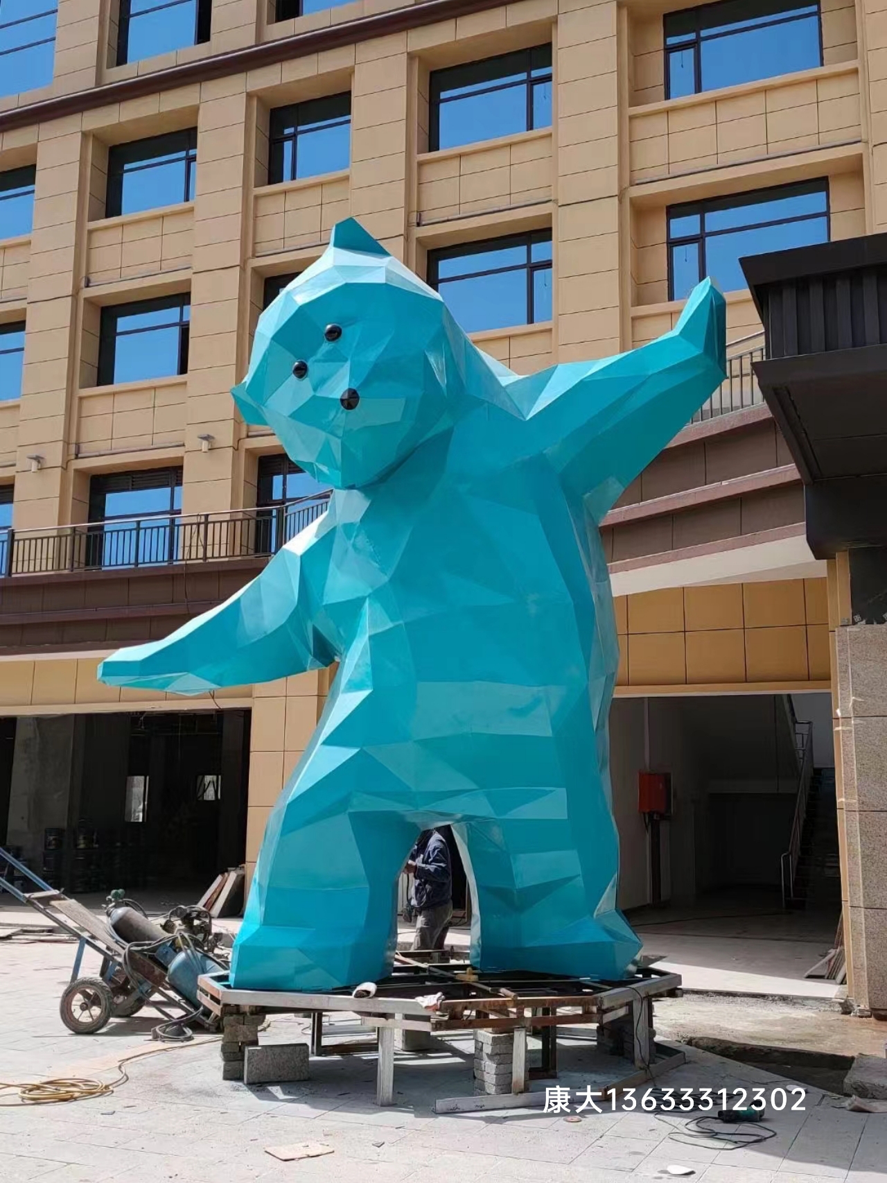 网红熊雕塑制作