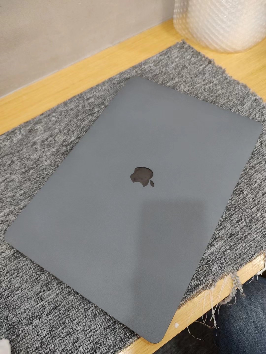 macbook pro15寸2018款 16 256g有充电器 95新一直有外壳 4999