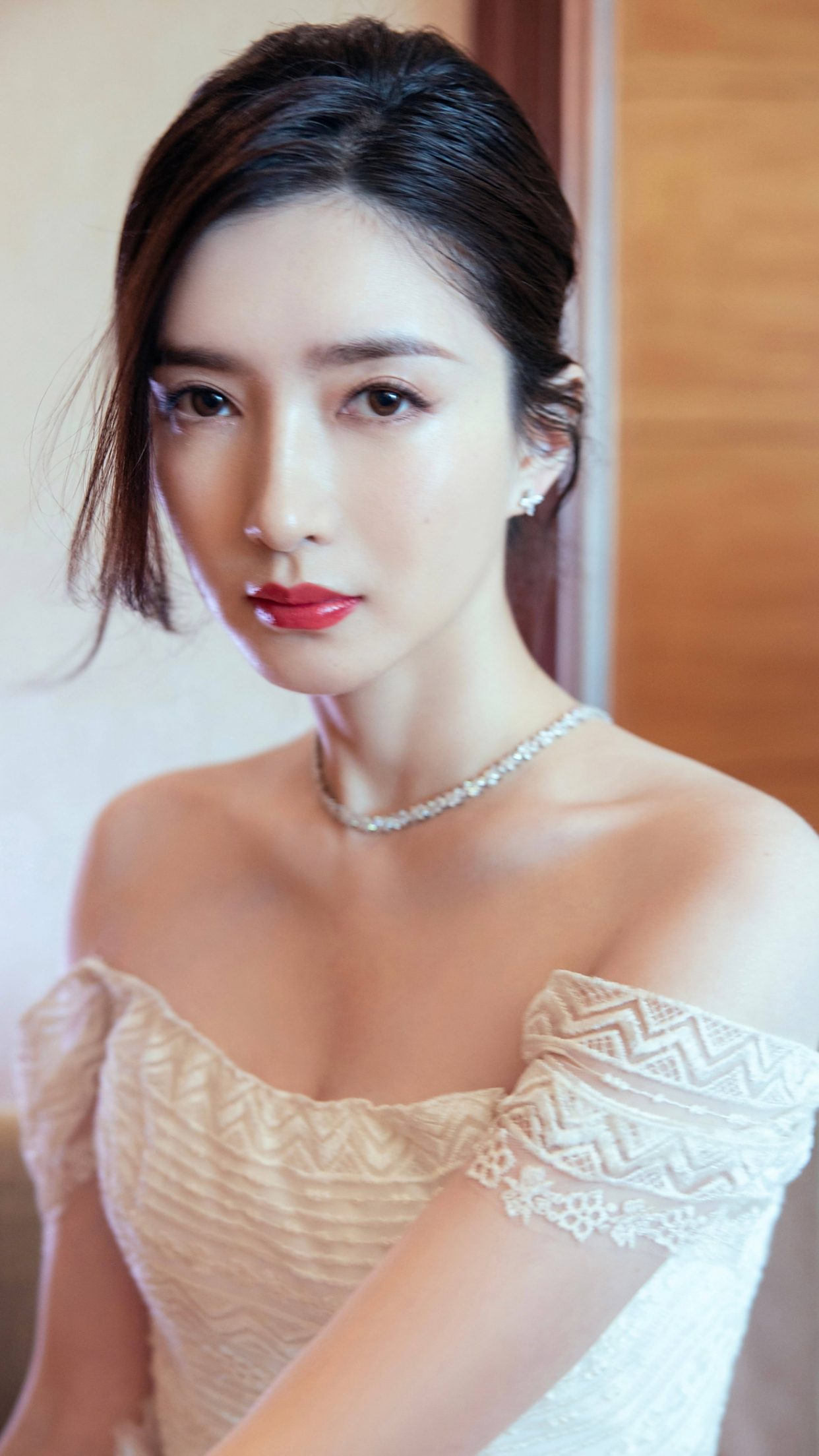 演员江疏影,气质出尘,肤白貌美,来看美照