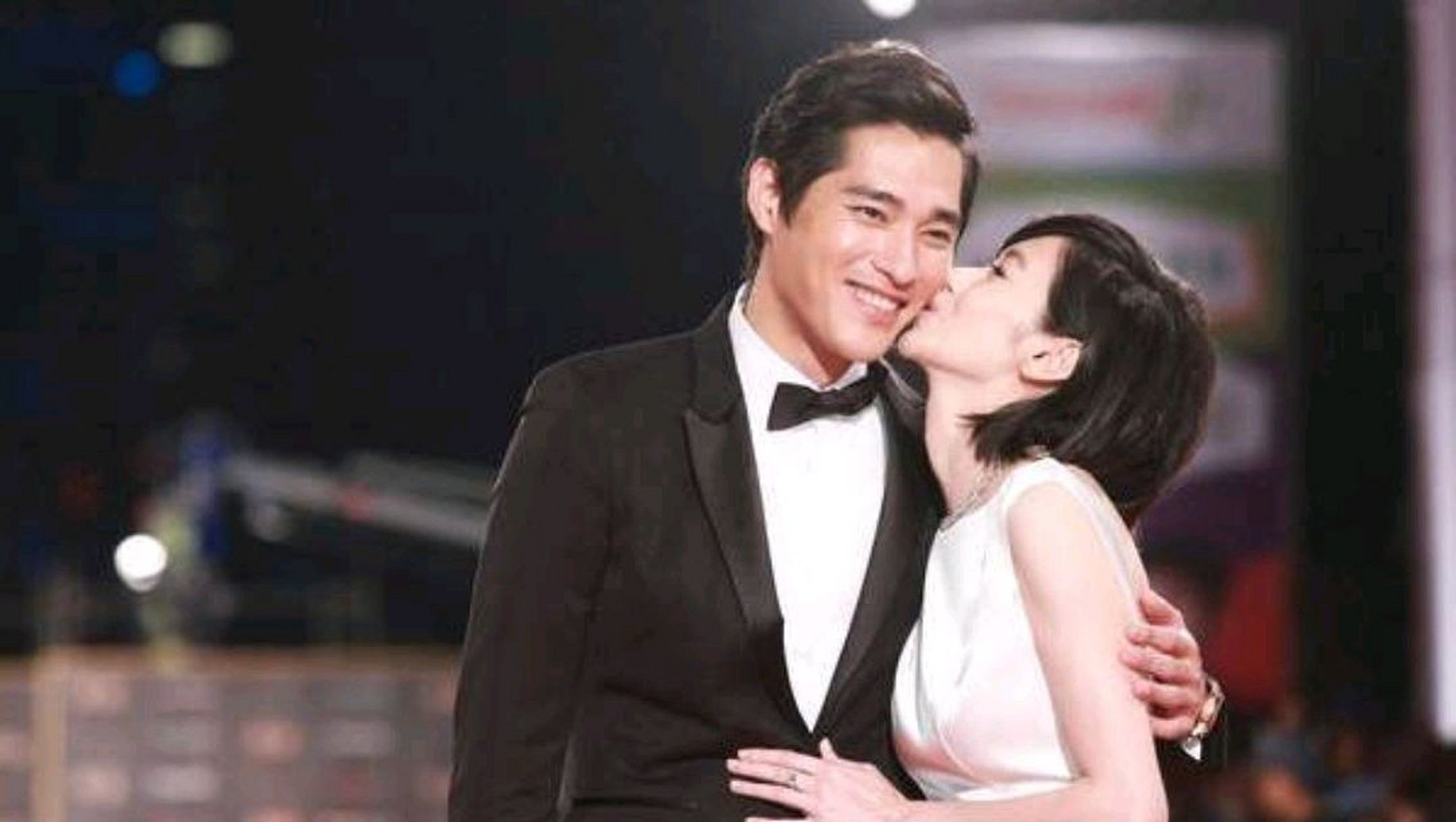 大s的前任蓝正龙被曝离婚了,最近对岸的内娱好热闹～[滑稽]#我们都爱