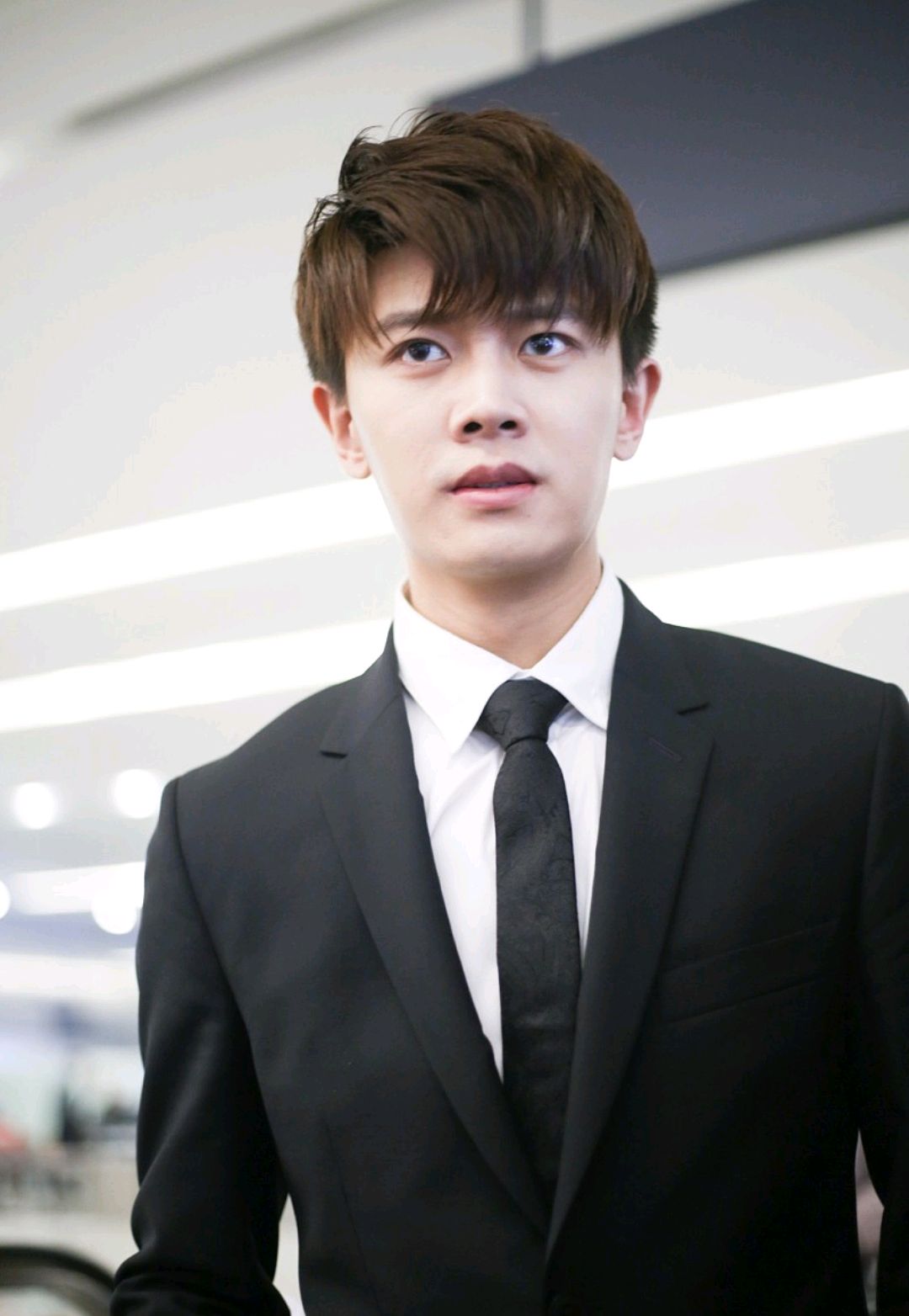 男明星任嘉伦住豪宅,他的生活过得很幸福