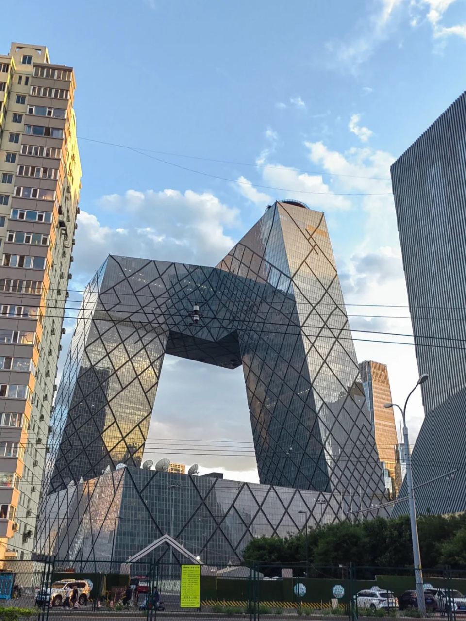 堂姐的儿子毕业以后就在北京打拼了,已经35岁了,他是一个程序员,以前