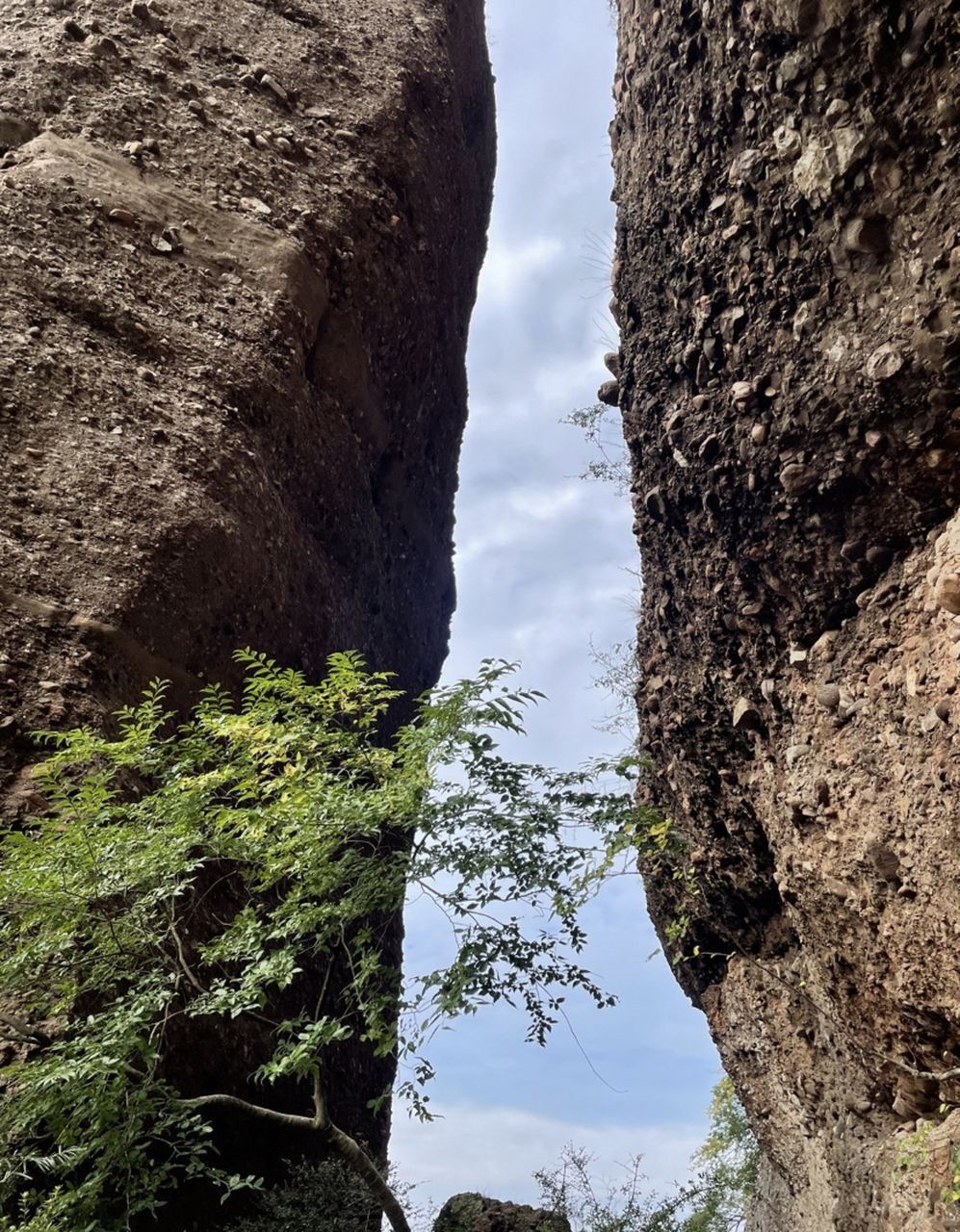 剑门关风景区,位于四川省广元市剑阁县城南15公里处,是国家aaaaa级