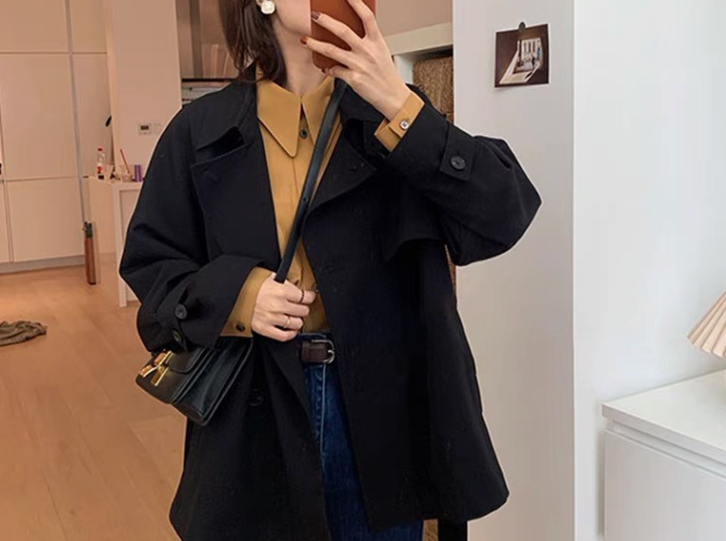 黑色配卡其色好看吗