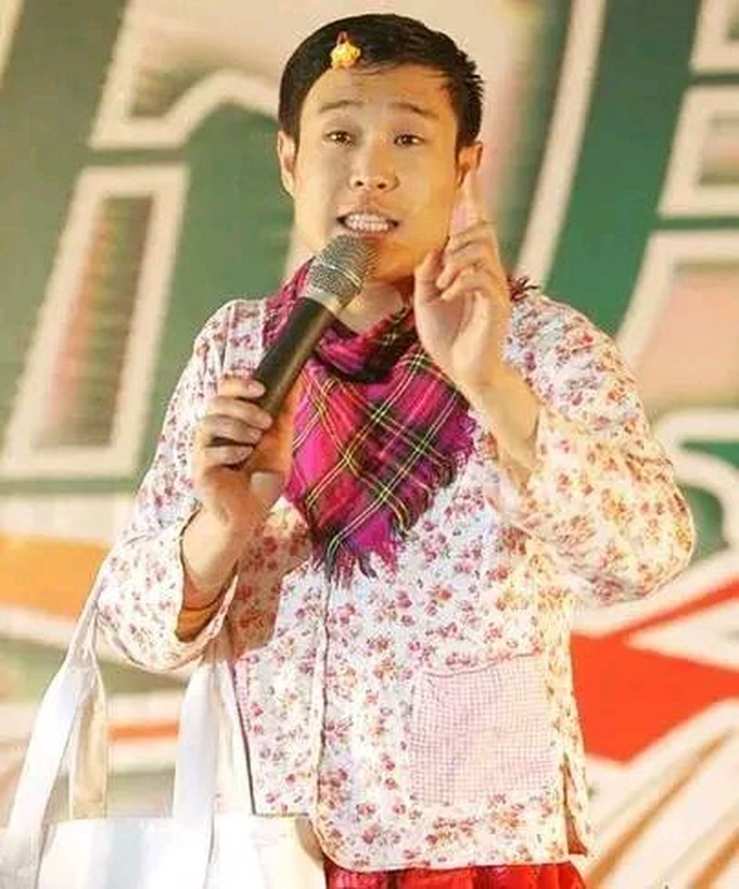 小沈阳红了以后,赵本山说:"以后你的钱,公司抽四成.