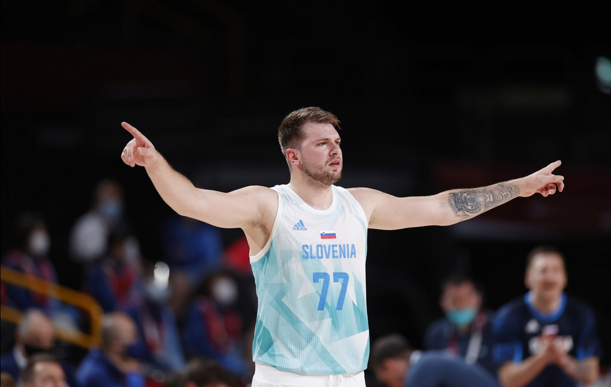 这就是luka magic!国际赛场上的大杀器!