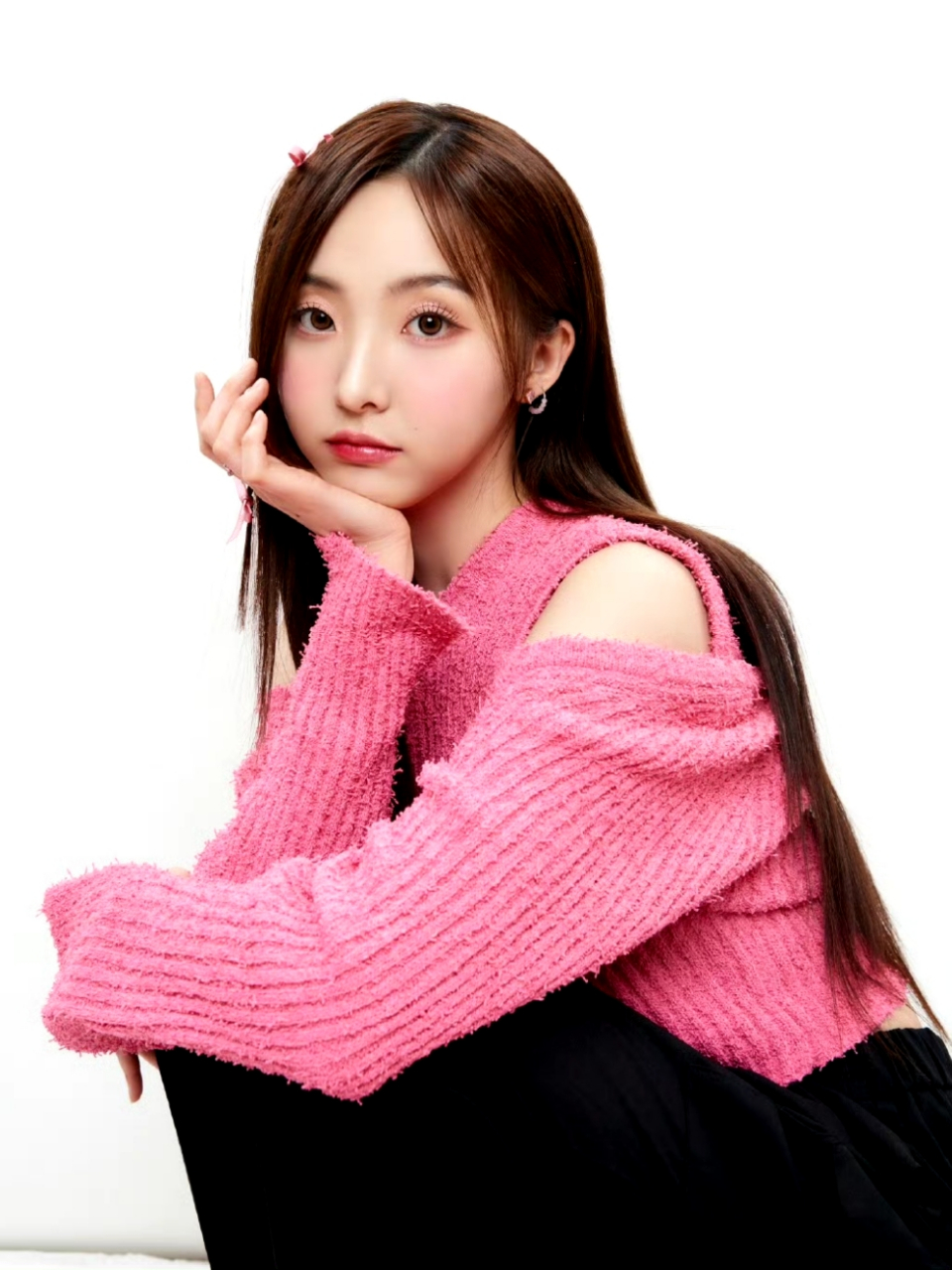 谢娜 郑乃馨是泰国的张一山# 谢娜拿张一山来比较泰籍华裔女演员郑乃