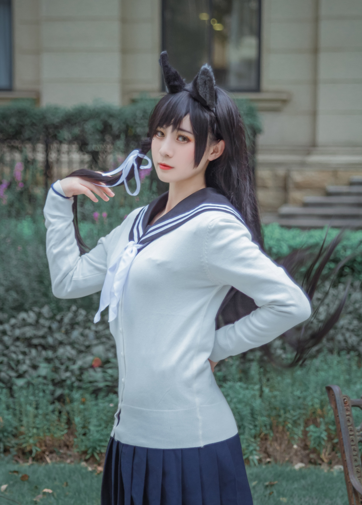 cosplay:你与爱岩的公园约会,她穿着"黑丝"水手服来赴约了