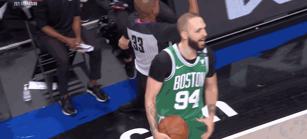 打疯了!哈登花式运球戏耍富尼耶,单节百发百中一数据升历史第六