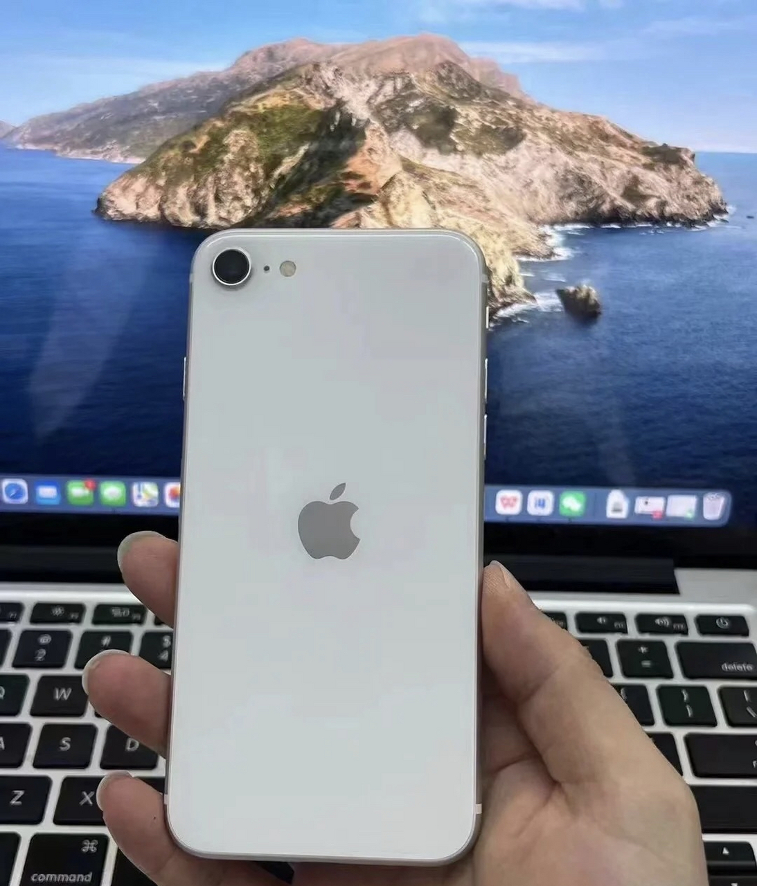 最喜欢的三个苹果手机的尺寸: 1:4英寸(苹果5s的尺寸) 2:4.