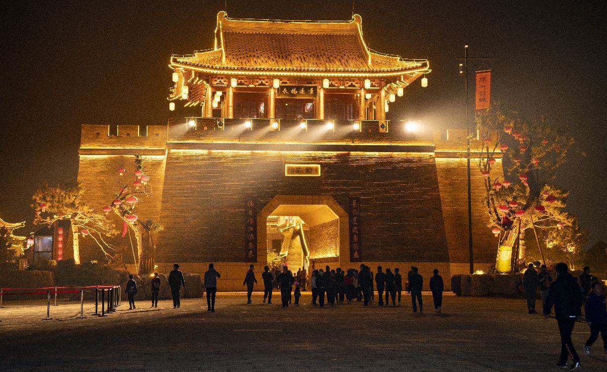 故城夜景图片