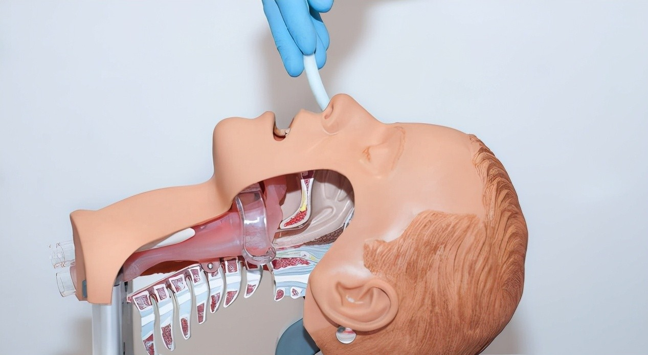 女子脖子长包,诊断鼻咽癌晚期,坚持33次化疗:为了父母不放弃