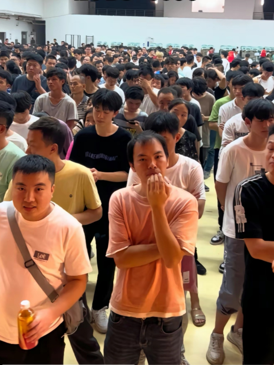 富士康普工面试现场,随随便便就是上千人,有多少人是一边骂富士康血汗