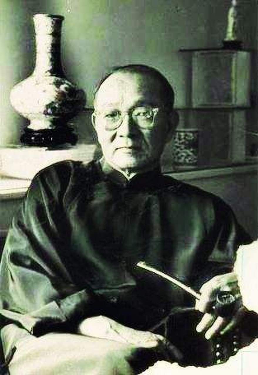 林语堂谈「社会十大俗气」:  一,腰有十文钱必振衣作响.