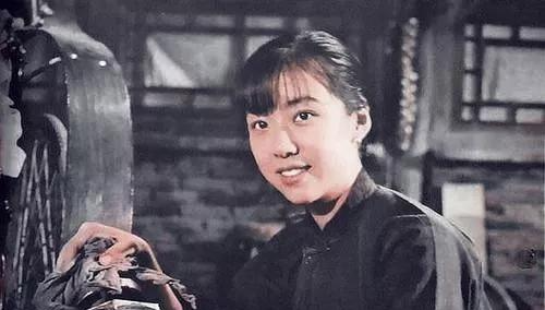 新版《骆驼祥子》:祥子终于把小福子娶进门,却被刘四爷盯上了