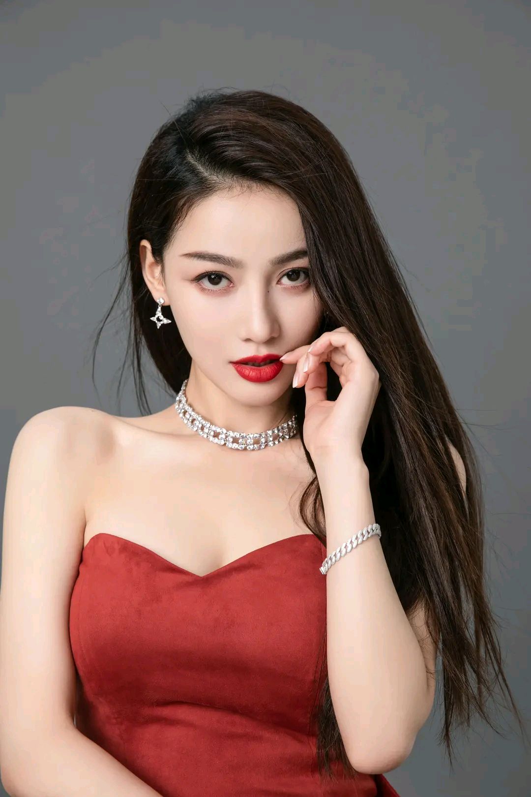 美女明星付美,青春靓丽,性感迷人