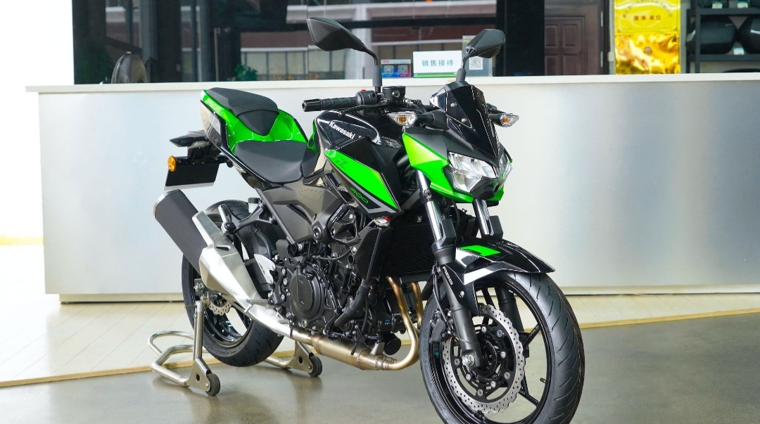 本田cb400f与川崎z400这两款都是同级别的街车,如何选?对比一下