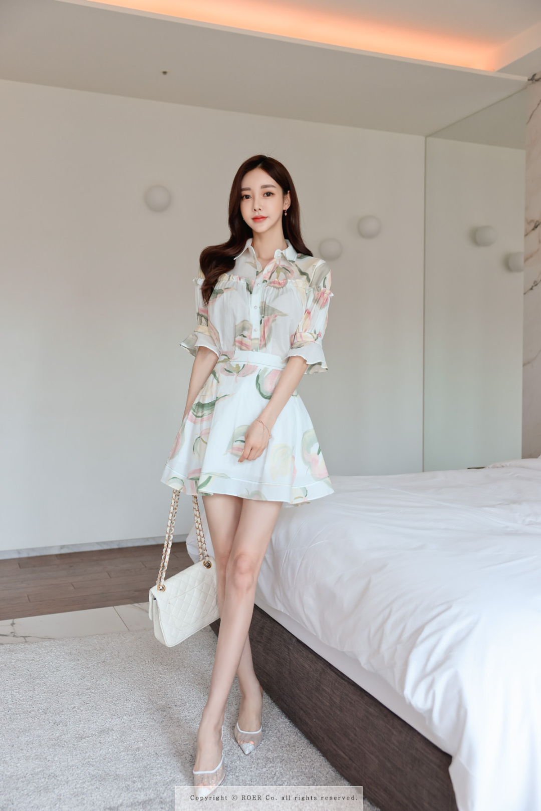 孙允珠,性感印花连衣裙穿搭,娇嫩欲滴